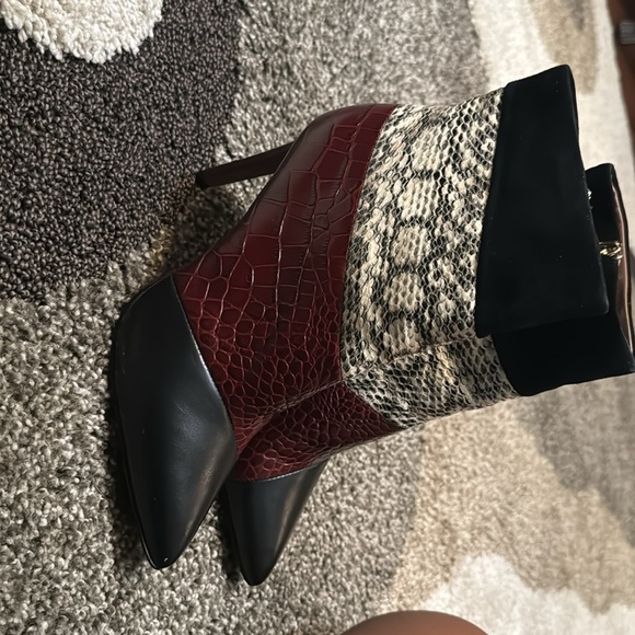 BCBG Python boots - Picture 2 of 6